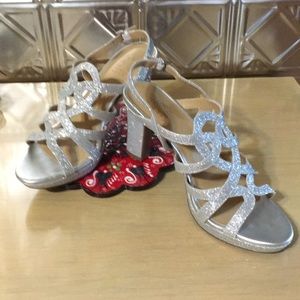 Naturalizer Cameron silver glitter size 6 1/2 new